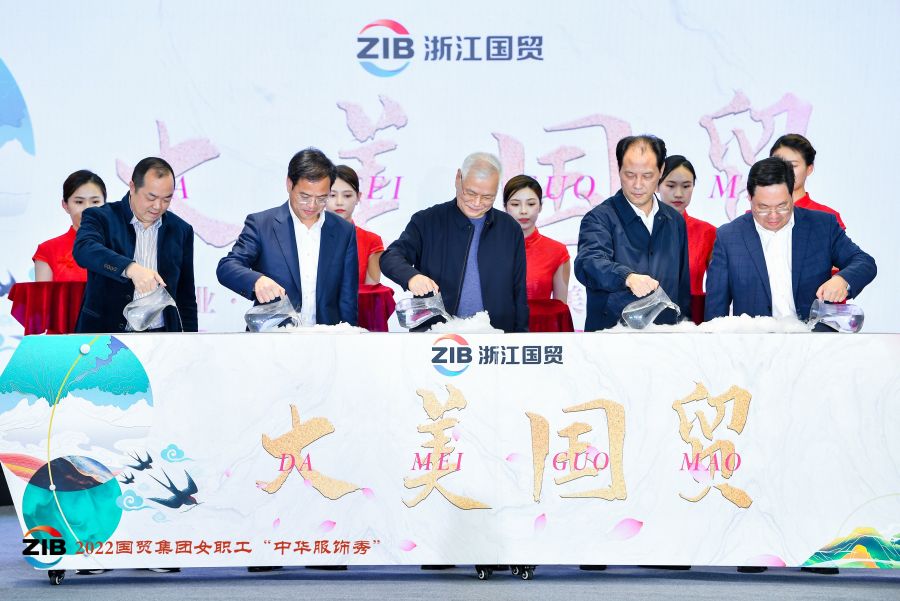楼董.jpg